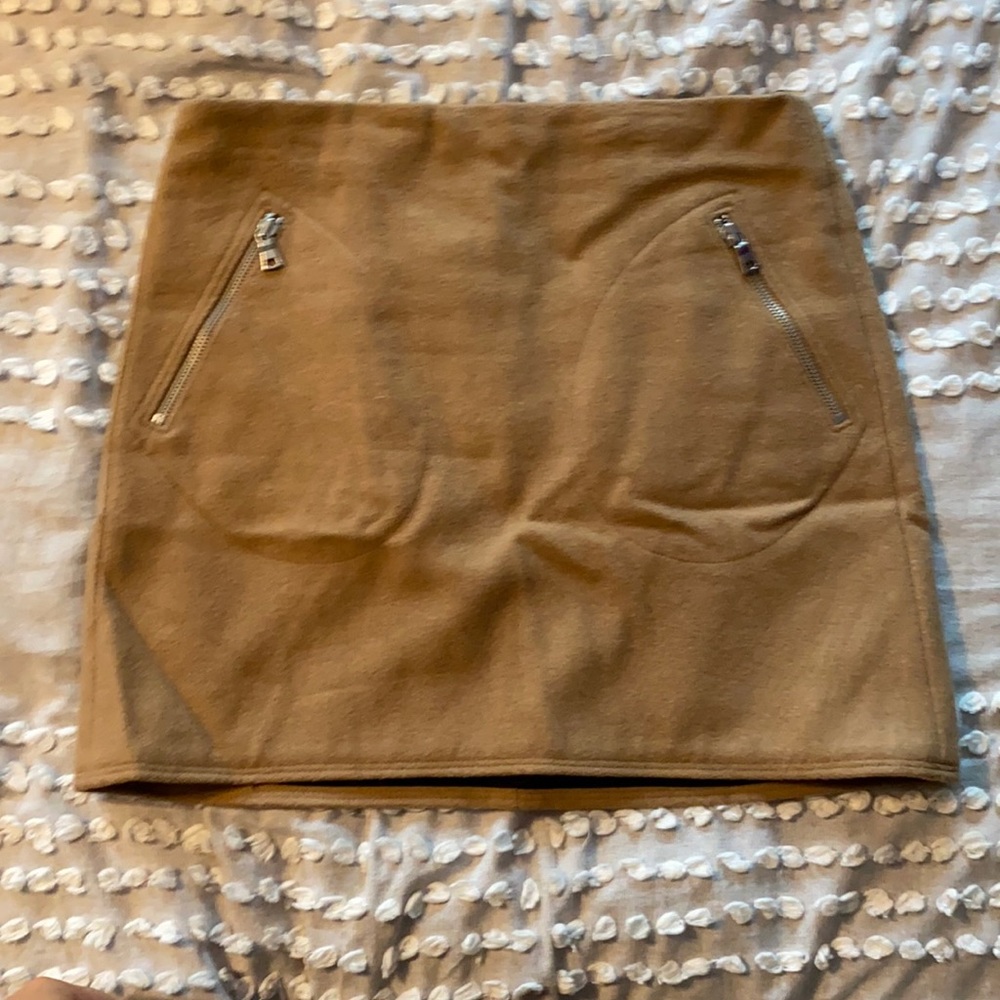 Tan front pocket skirt